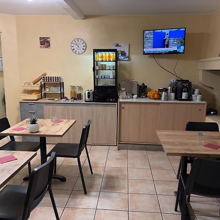 Hotel Comme Chez Soi Jas Bagian luar foto