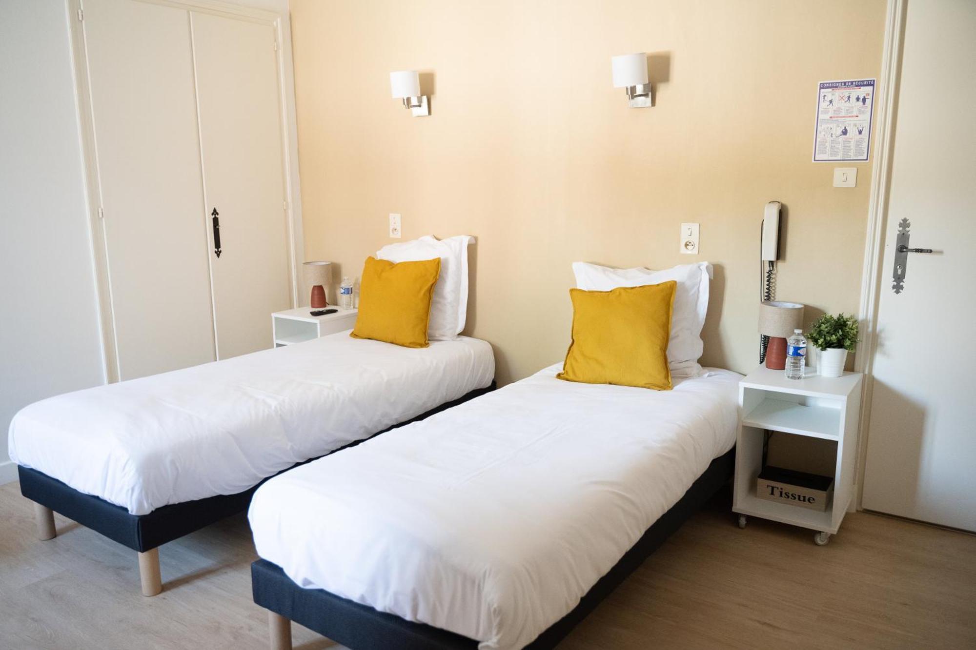Hotel Comme Chez Soi Jas Bagian luar foto